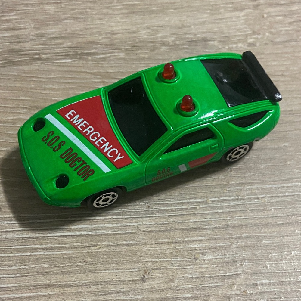 Vintage Majorette Sonic Flashers Emergency Doctor SOS Green Porsche 928